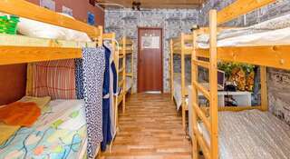 Гостиница Добрый Москва Спальное место на двухъярусной кровати в общем номере для женщин-1